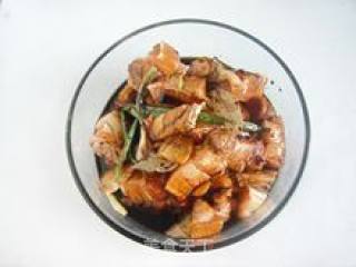 三个步骤轻松做出诱人的美味----【无油红烧肉】的做法步骤：8