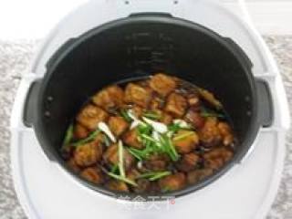 三个步骤轻松做出诱人的美味----【无油红烧肉】的做法步骤：11