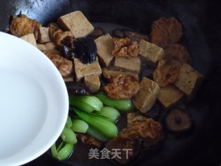 香菇面筋烧冻豆腐的做法步骤：12