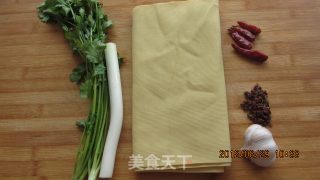 拌干豆腐丝的做法步骤：1