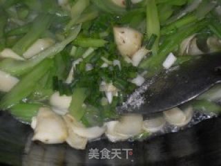 西芹百合的做法步骤：7