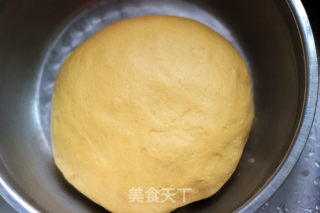 南瓜豆沙卷的做法步骤：4