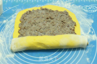 南瓜豆沙卷的做法步骤：6