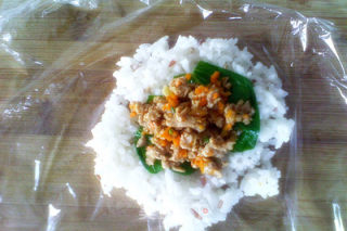 营养又美味——鸭肉蔬菜饭团的做法步骤：13