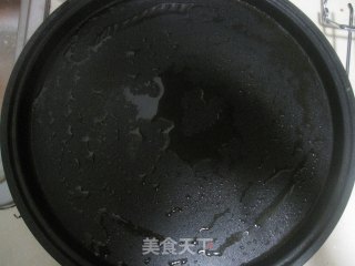 猪肉酸菜馅水煎饺的做法步骤：8