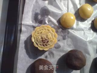 24图过程祥解～～中秋节预热——【广式蛋黄豆沙月饼】的做法步骤：16