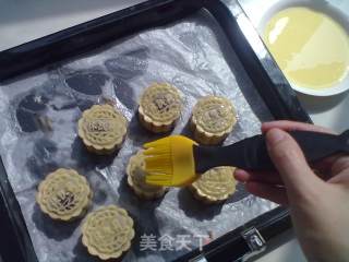 24图过程祥解～～中秋节预热——【广式蛋黄豆沙月饼】的做法步骤：22