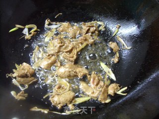 肉炒尖椒素鸡的做法步骤：5