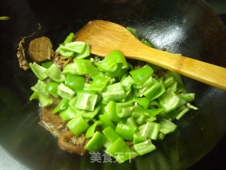 肉炒尖椒素鸡的做法步骤：10