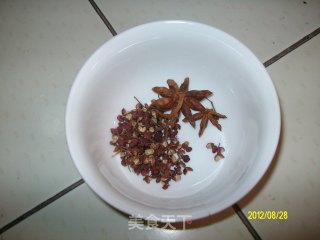 花生煮毛豆豆的做法步骤：3