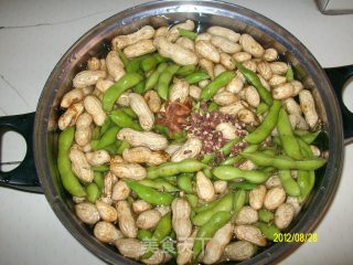 花生煮毛豆豆的做法步骤：4