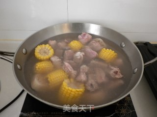 一道缓解压力的家常汤-----莲藕炖排骨的做法步骤：6
