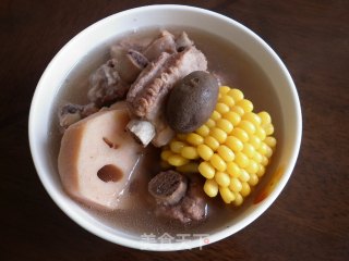 一道缓解压力的家常汤-----莲藕炖排骨的做法步骤：9