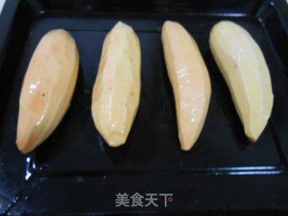 热气腾腾香甜美味的烤地瓜的做法步骤：2