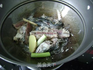 简单却不减味--鲅鱼豆腐汤的做法步骤：5