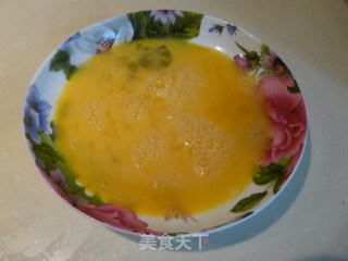 【糖尿病人独享的健康美食】豆渣炒鸡蛋的做法步骤：3