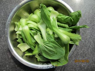 香菇油菜的做法步骤：1
