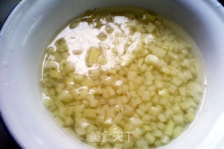 土豆牛肉蒸米饭的做法步骤：3