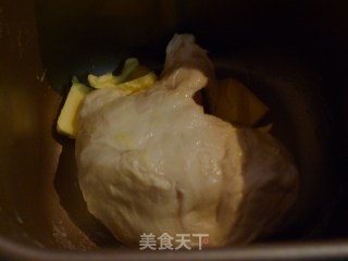 【香肠肉松餐包】----香喷喷、软绵绵、美滋滋的做法步骤：4