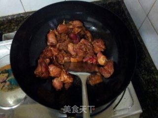 口蘑炒鸡腿的做法步骤：5