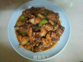 口蘑炒鸡腿的做法步骤：9