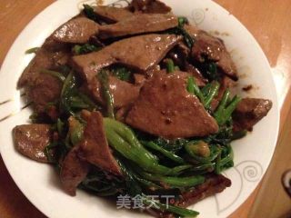 菠菜炒猪肝的做法步骤：7