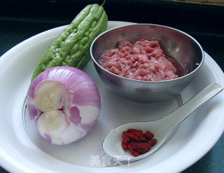 苦瓜酿肉的做法步骤：1