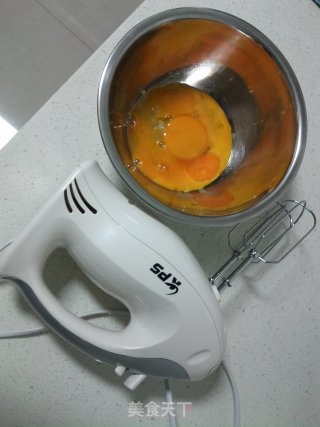 小时候的味道---蛋黄饼干的做法步骤：3