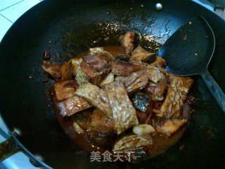 红烧咸鱼的做法步骤：3