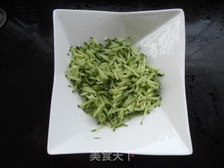 金针菇拌青瓜的做法步骤：2