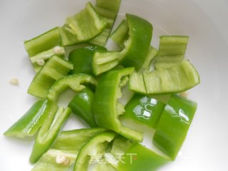 香菇鸡肉盖浇饭的做法步骤：3