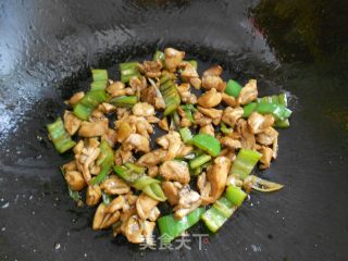 香菇鸡肉盖浇饭的做法步骤：6