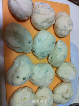 葱油小面包的做法步骤：3
