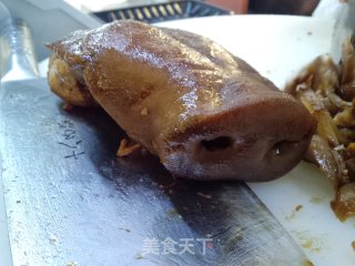 爆炒猪鼻的做法步骤：1