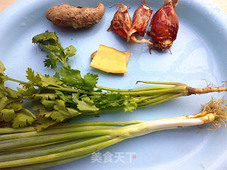 小葱捞鸡的做法步骤：2