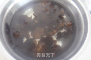 豆腐炒木耳的做法步骤：1