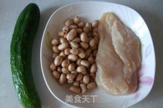 酱爆黄瓜鸡丁的做法步骤：1