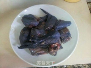 乌鸡汤的做法步骤：1