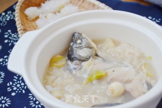 初秋养胃汤——银耳莲子鲫鱼汤的做法步骤：7