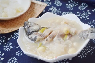 初秋养胃汤——银耳莲子鲫鱼汤的做法步骤：8