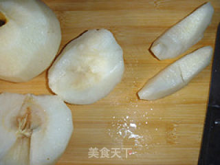 冰糖雪梨的做法步骤：2