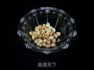 南瓜银耳莲子羹的做法步骤：2
