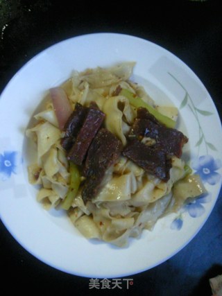 牛肉炒宽面的做法步骤：9