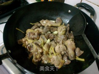 红烧鸡的做法步骤：3