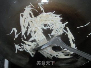茭白素丝的做法步骤：3