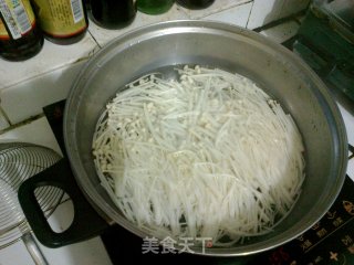 凉拌金针菇的做法步骤：2