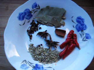 五香花生的做法步骤：3