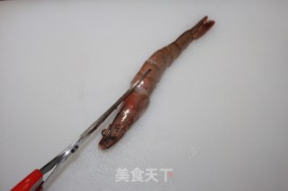 【蒜蓉烤大虾】的做法步骤：2