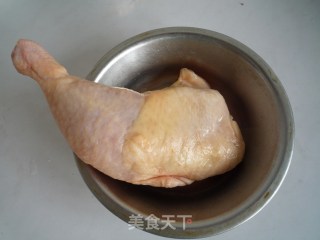 木耳蒸鸡的做法步骤：1