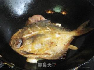 大蒜豆瓣酱辣味鲳鱼的做法步骤：6